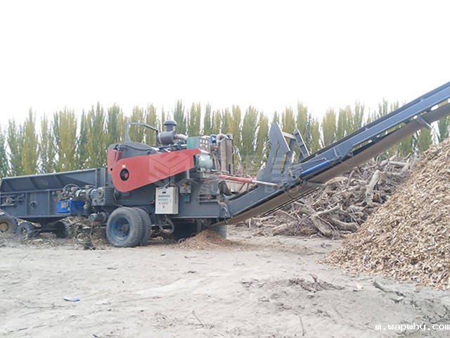 新疆移动式综合削片机现场